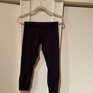 Black lululemon wonder train leggings